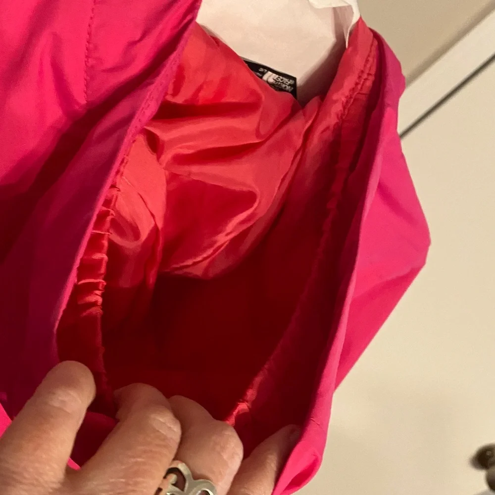 The North Face Girls Windbreaker - Picture 5 of 14